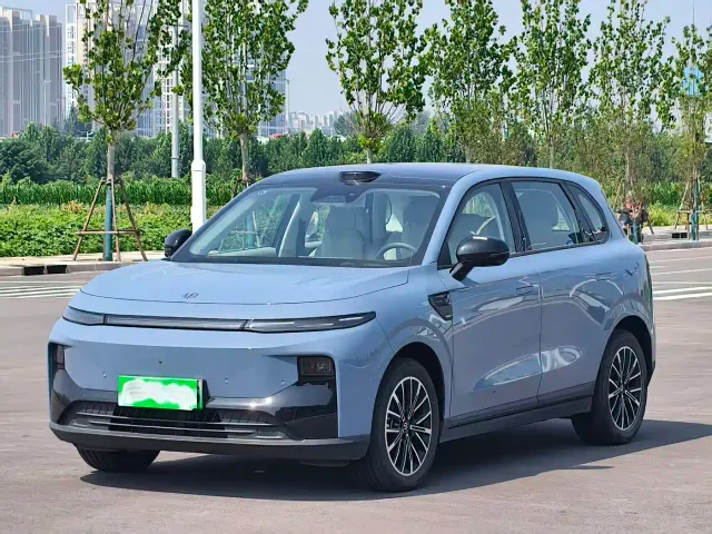 Leapmotor B10 — Фото автомобиля 3