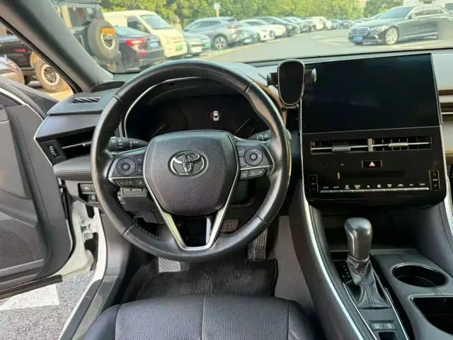 Toyota Avalon — Фото автомобиля 10