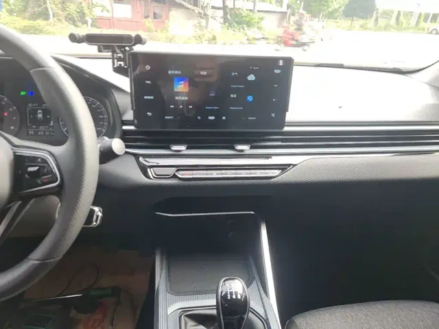 Geely Emgrand — Фото автомобиля 12