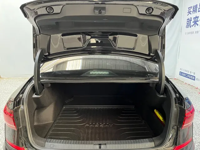 Volkswagen Passat — Фото автомобиля 14
