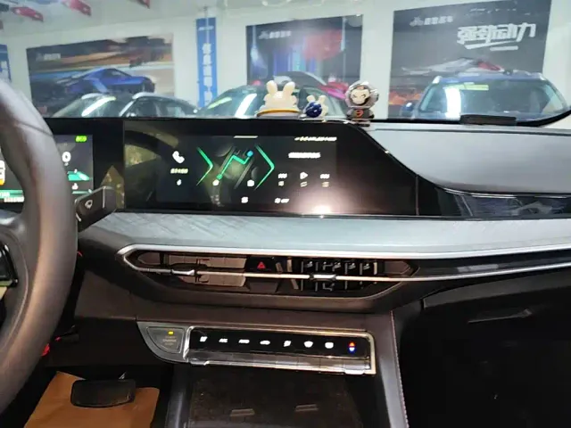 Changan Eado — Фото автомобиля 12