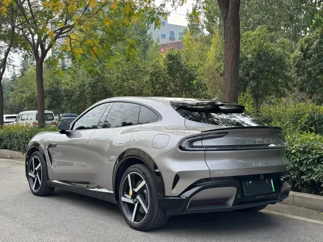 Xiaomi YU7 — Фото автомобиля 5