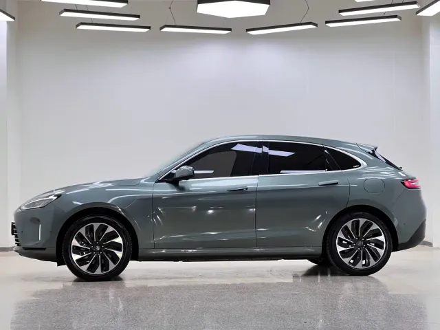 Aito M5 — Фото автомобиля 15