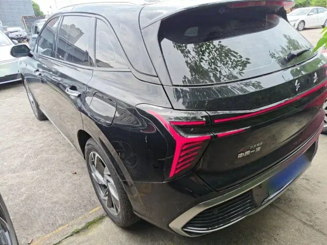 Hongqi HS3 PHEV — Фото автомобиля 22