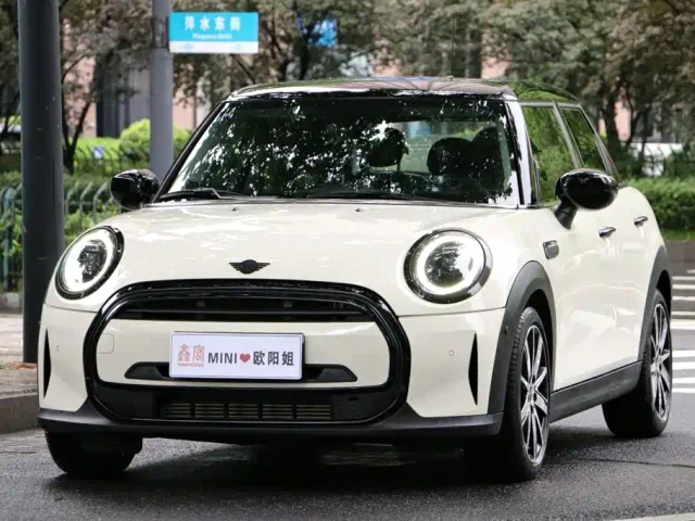 Фотография автомобиля — MINI Hatch
