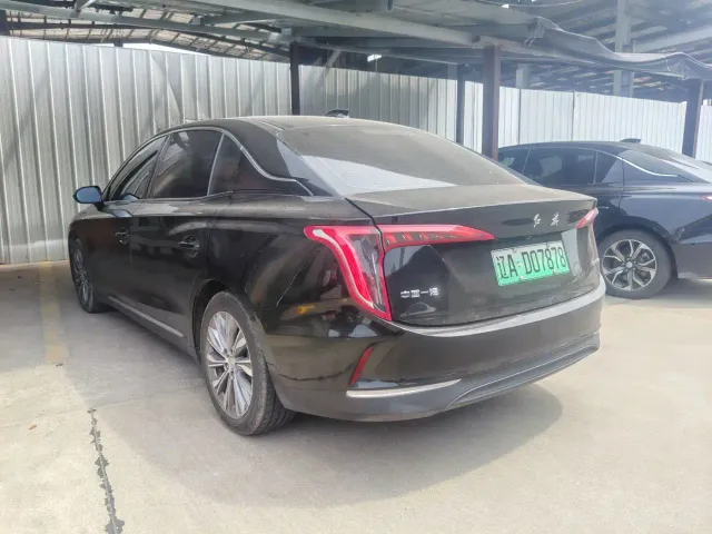 Hongqi E-QM5 — Фото автомобиля 8
