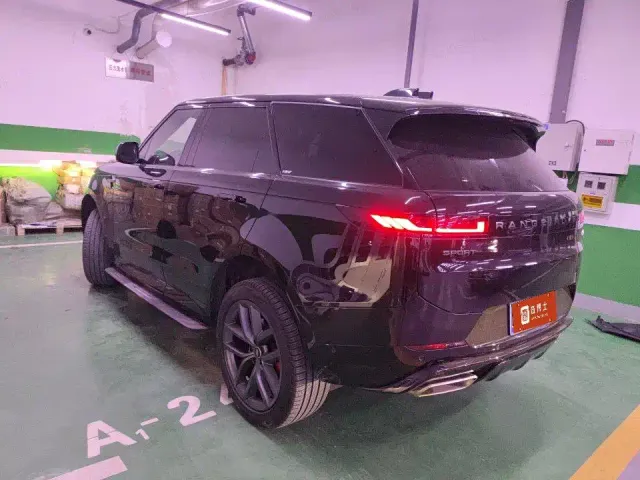 Land Rover Range Rover Sport — Фото автомобиля 6