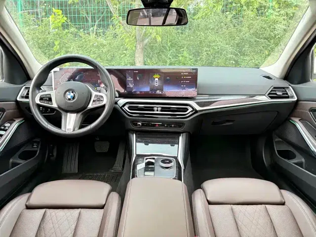 BMW 3 Series — Фото автомобиля 9