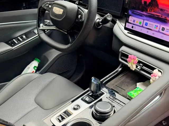 Geely Boyue — Фото автомобиля 5