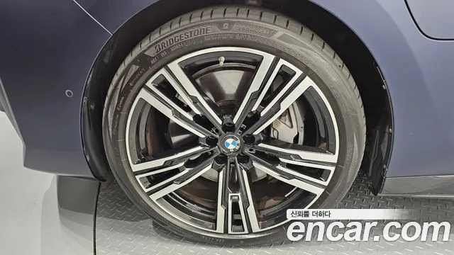 BMW 7-Series — Фото автомобиля 5
