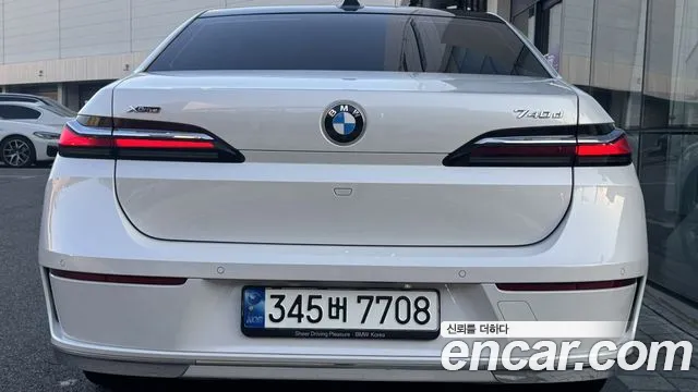 BMW 7-Series — Фото автомобиля 4