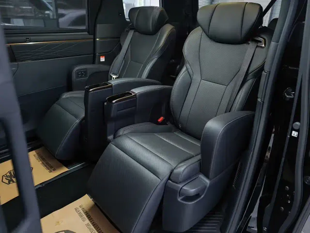 Toyota Alphard — Фото автомобиля 6