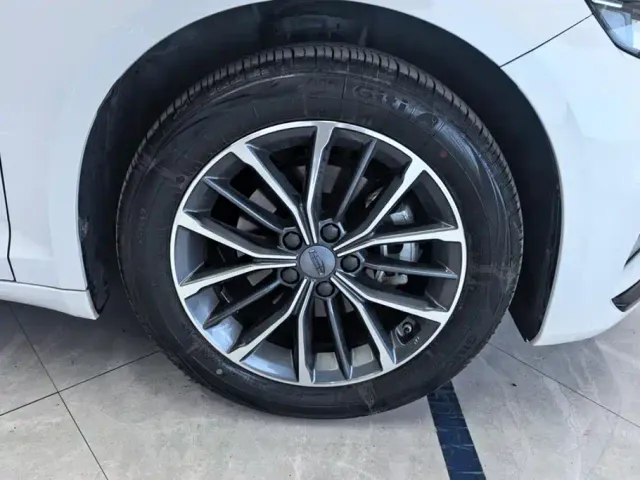 Geely Xingrui — Фото автомобиля 6