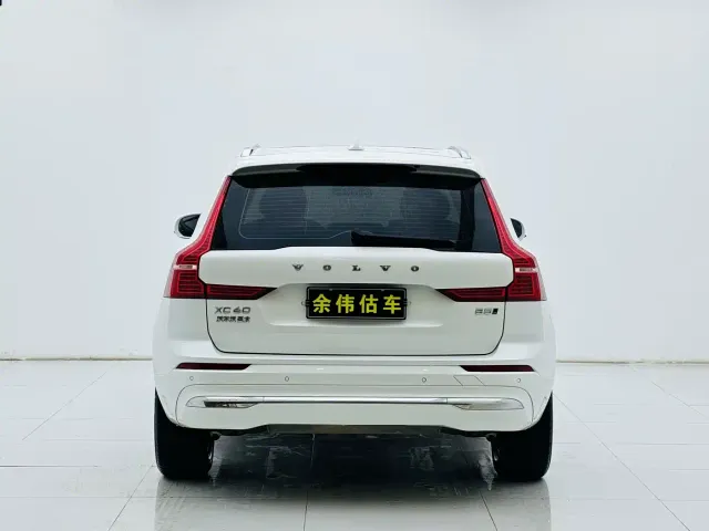 Volvo XC60 — Фото автомобиля 6