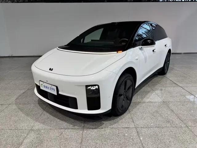Li Auto i6 — Фото автомобиля 16