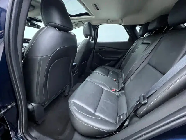 Mazda CX-30 — Фото автомобиля 8