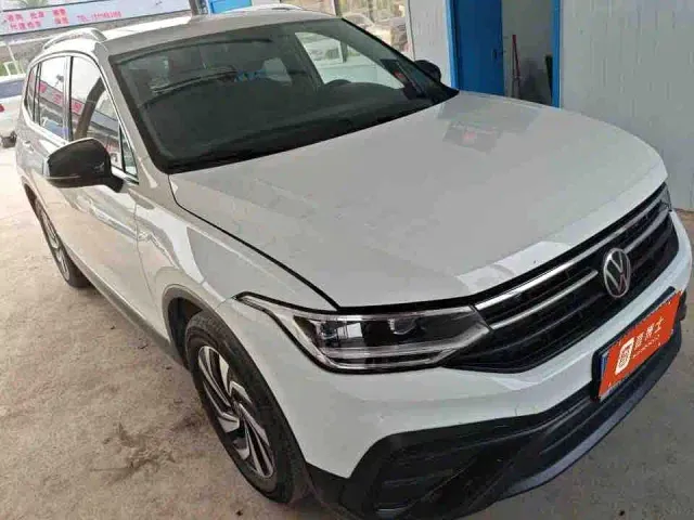 Volkswagen Tiguan L — Фото автомобиля 2
