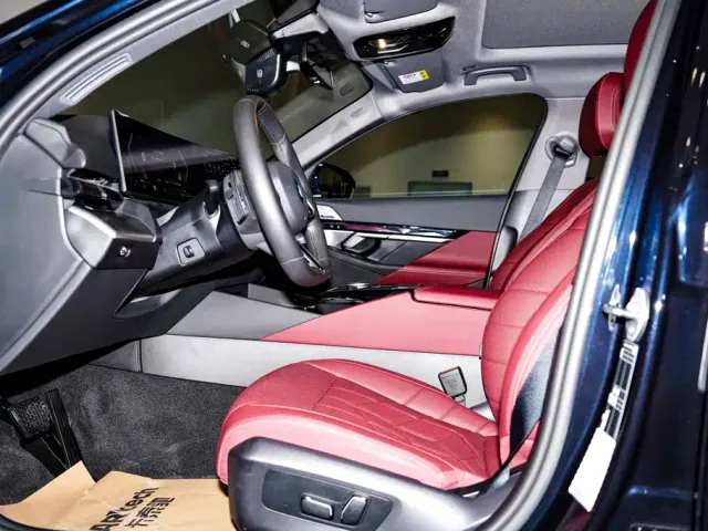 BMW 5 Series — Фото автомобиля 25