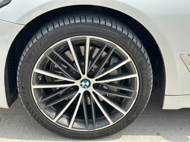 BMW 5 Series — Фото автомобиля 21