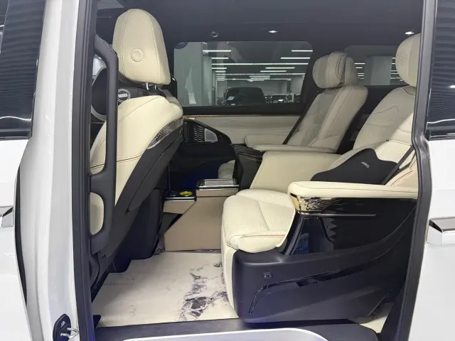 GAC Trumpchi M8 — Фото автомобиля 17