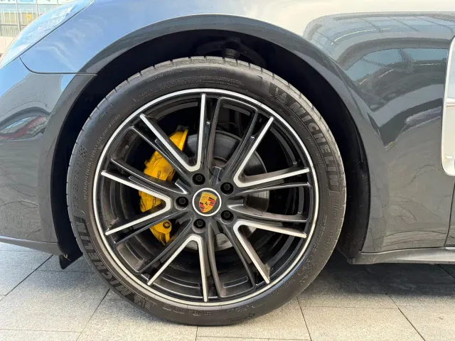 Porsche Panamera — Фото автомобиля 13