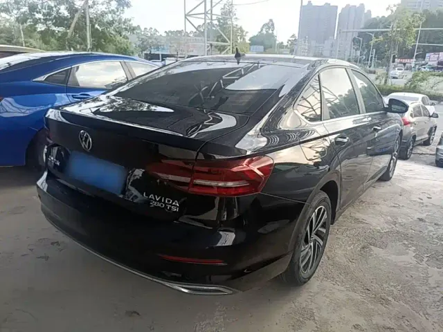 Volkswagen Lavida — Фото автомобиля 6