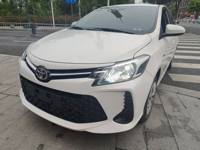 Фотография автомобиля — Toyota Vios FS
