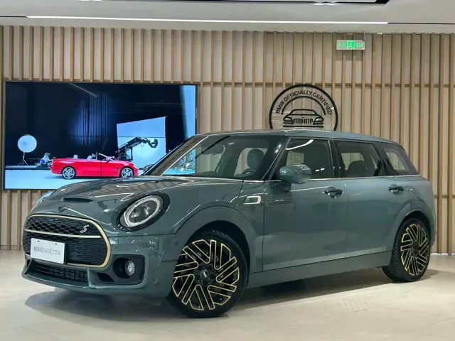 Фотография автомобиля — MINI Clubman