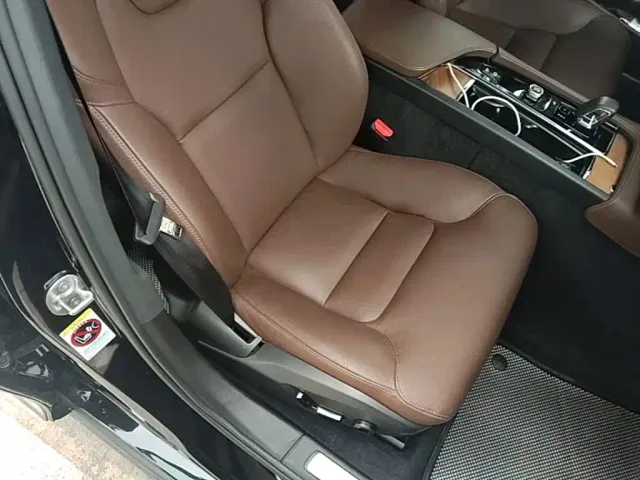 Volvo S90 — Фото автомобиля 24