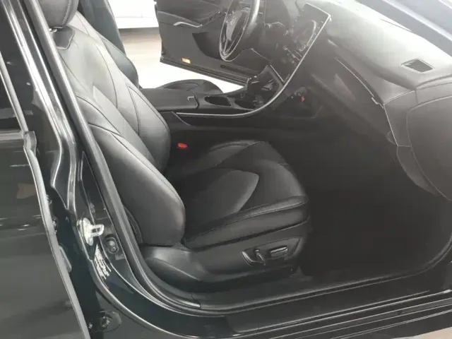 Toyota Avalon 2019 2.0L Luxury Edition (China VI) — Фото автомобиля 8