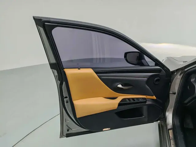Lexus ES — Фото автомобиля 13