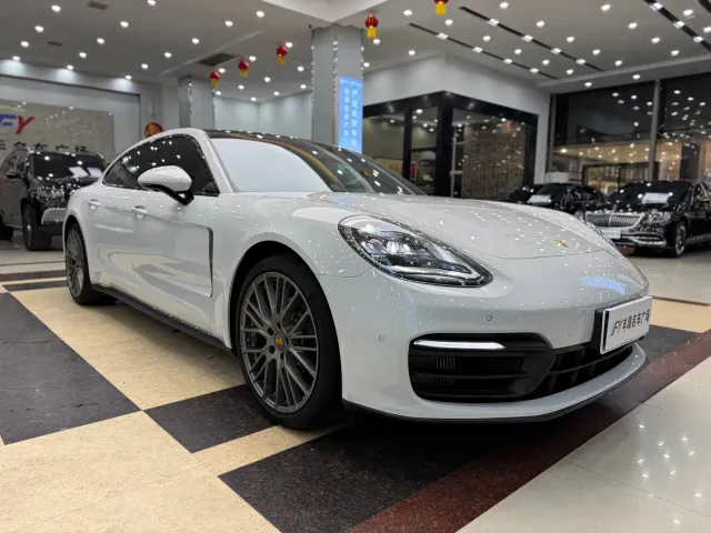 Porsche Panamera — Фото автомобиля 3
