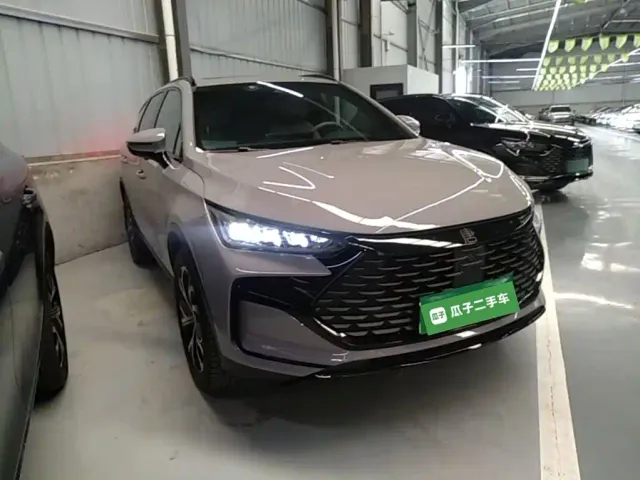 BYD Tang — Фото автомобиля 3