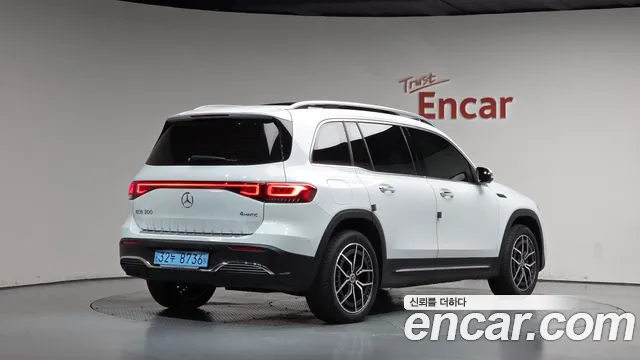 Mercedes-Benz EQB X243 — Фото автомобиля 2