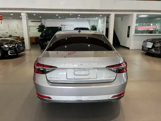 Skoda Superb — Фото автомобиля 5