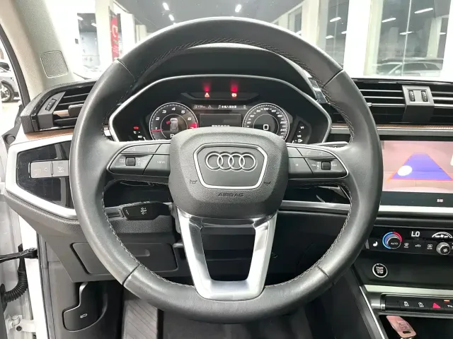 Audi Q3 — Фото автомобиля 8