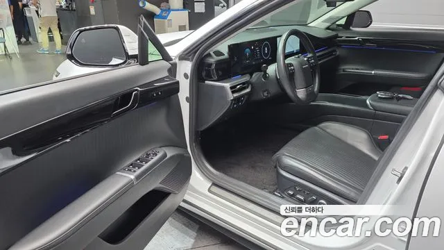 Hyundai Grandeur Grandeur (GN7) 2.5 Бензин 2WD — Фото автомобиля 10