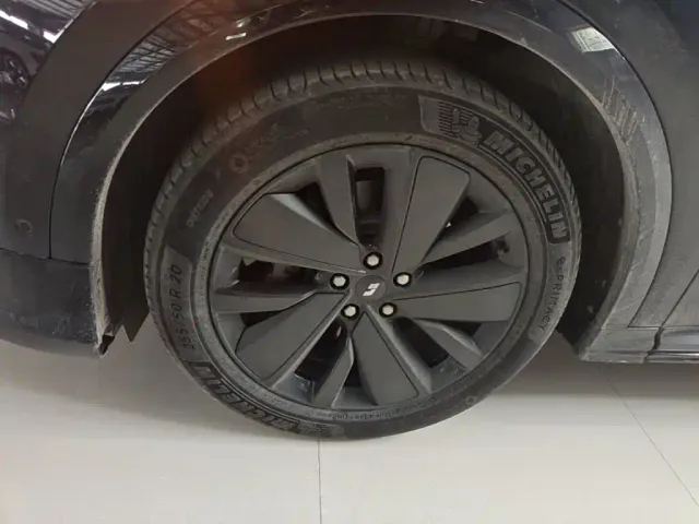 Li Auto L7 — Фото автомобиля 22