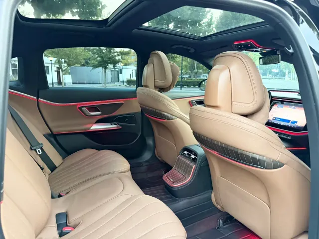 Mercedes-Benz E-Class — Фото автомобиля 13