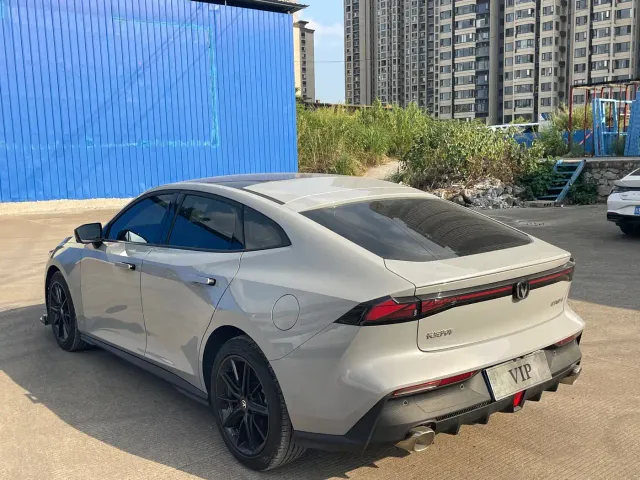 Changan UNI-V — Фото автомобиля 6