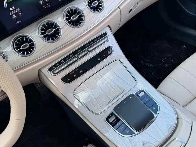 Mercedes-Benz E-Class — Фото автомобиля 14