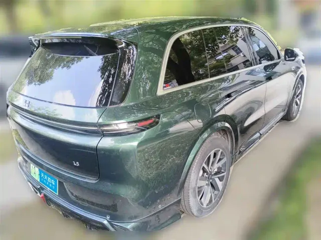Li Auto L8 — Фото автомобиля 2