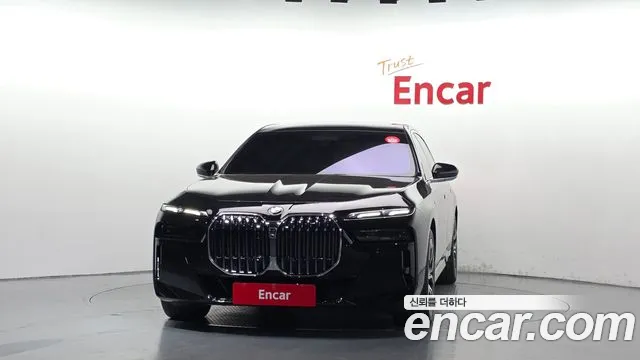 BMW 7 Series G70 — Фото автомобиля 3