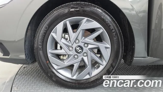 Hyundai Avante CN7 — Фото автомобиля 5