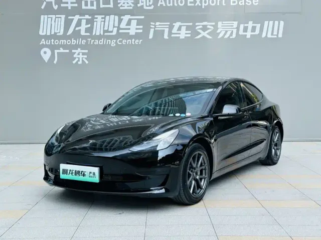 Tesla Model 3 — Фото автомобиля 14