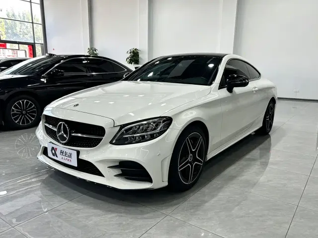 Фотография автомобиля — Mercedes-Benz C-Class