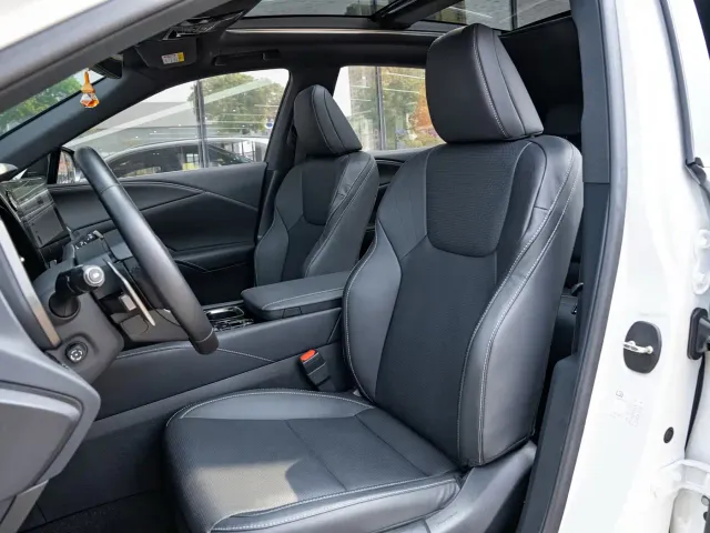 Lexus RX — Фото автомобиля 11