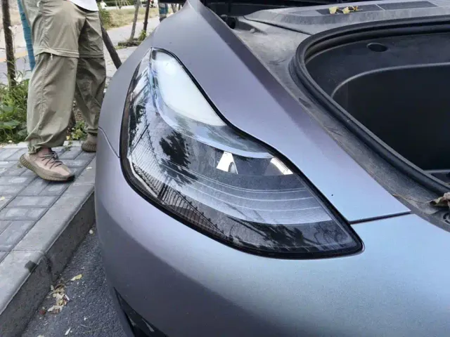 Tesla Model 3 — Фото автомобиля 7