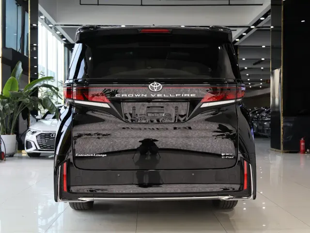 Toyota Vellfire — Фото автомобиля 25