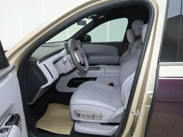 Li Auto Li Xiang L9 2026 Base Model — Фото автомобиля 19
